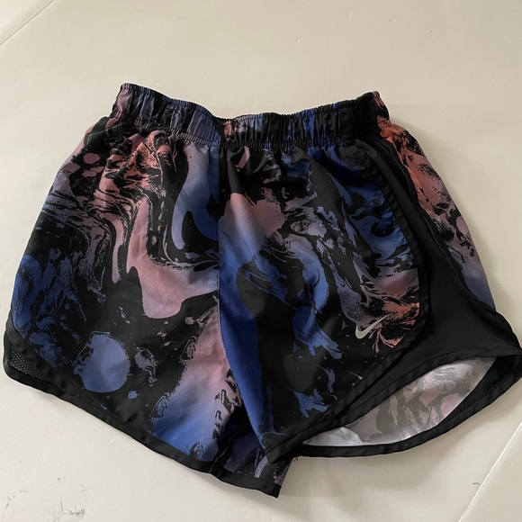 NIKE Women's Tempo Dri-Fit Lined Running Shorts Activewear Dry Coral Print XS - Picture 2 of 4